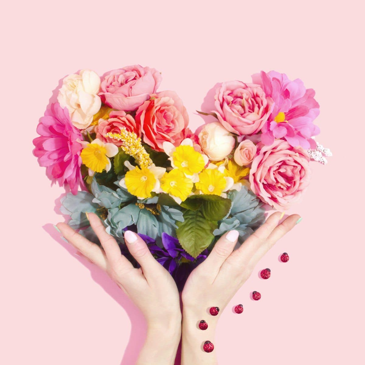 Bouquet bunga handmade dengan wrapping pink lembut